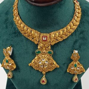916 Gold Kundan Design Hallmark Necklace Set