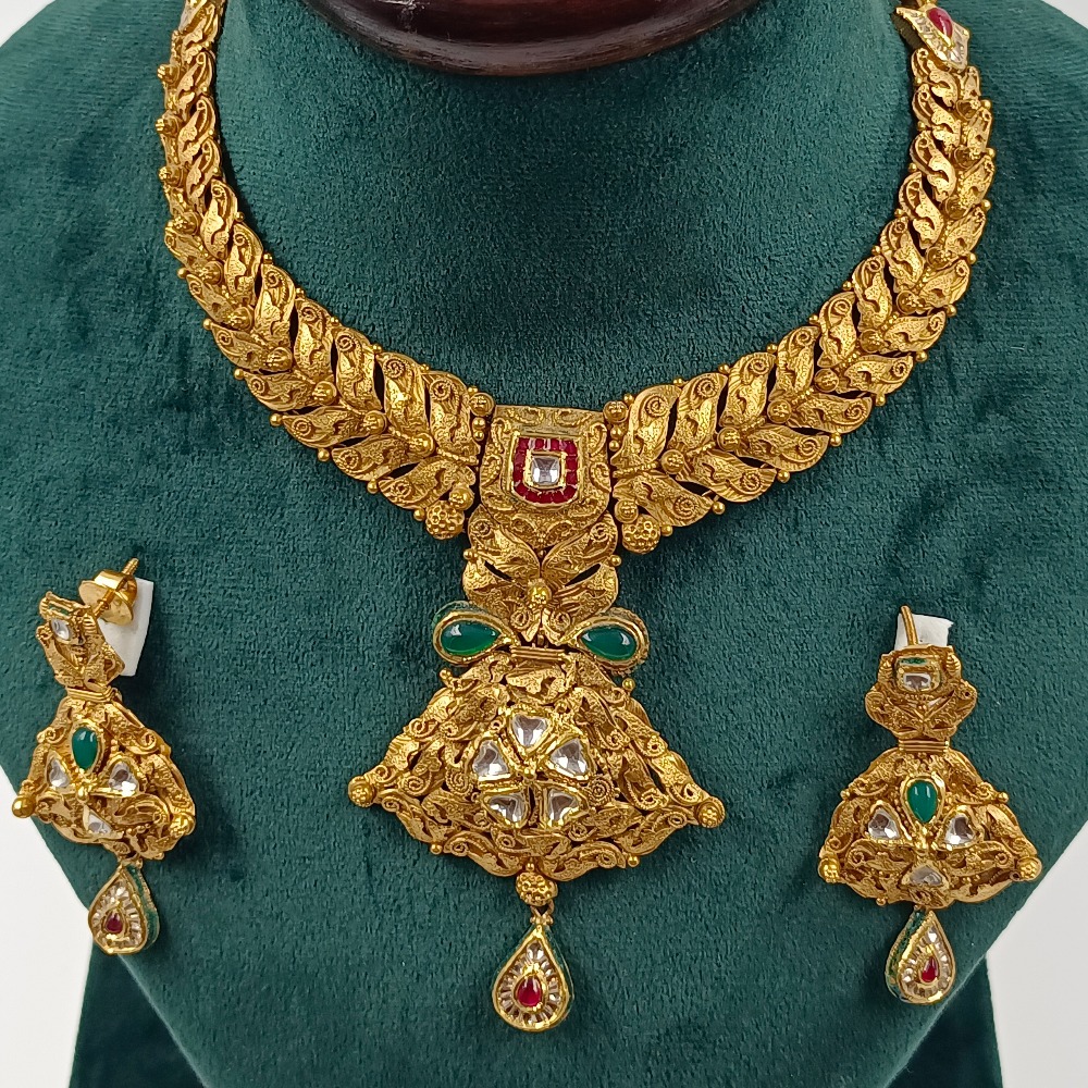 916 Gold Kundan Design Hallmark Necklace Set