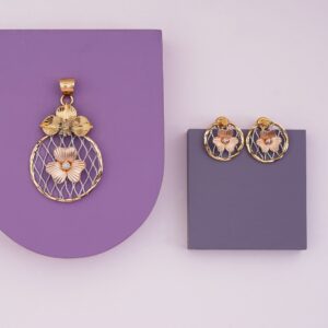 Gold Unique Design Pendant Set
