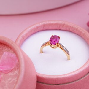 18k Yellow Gold Dazzling Design Ring