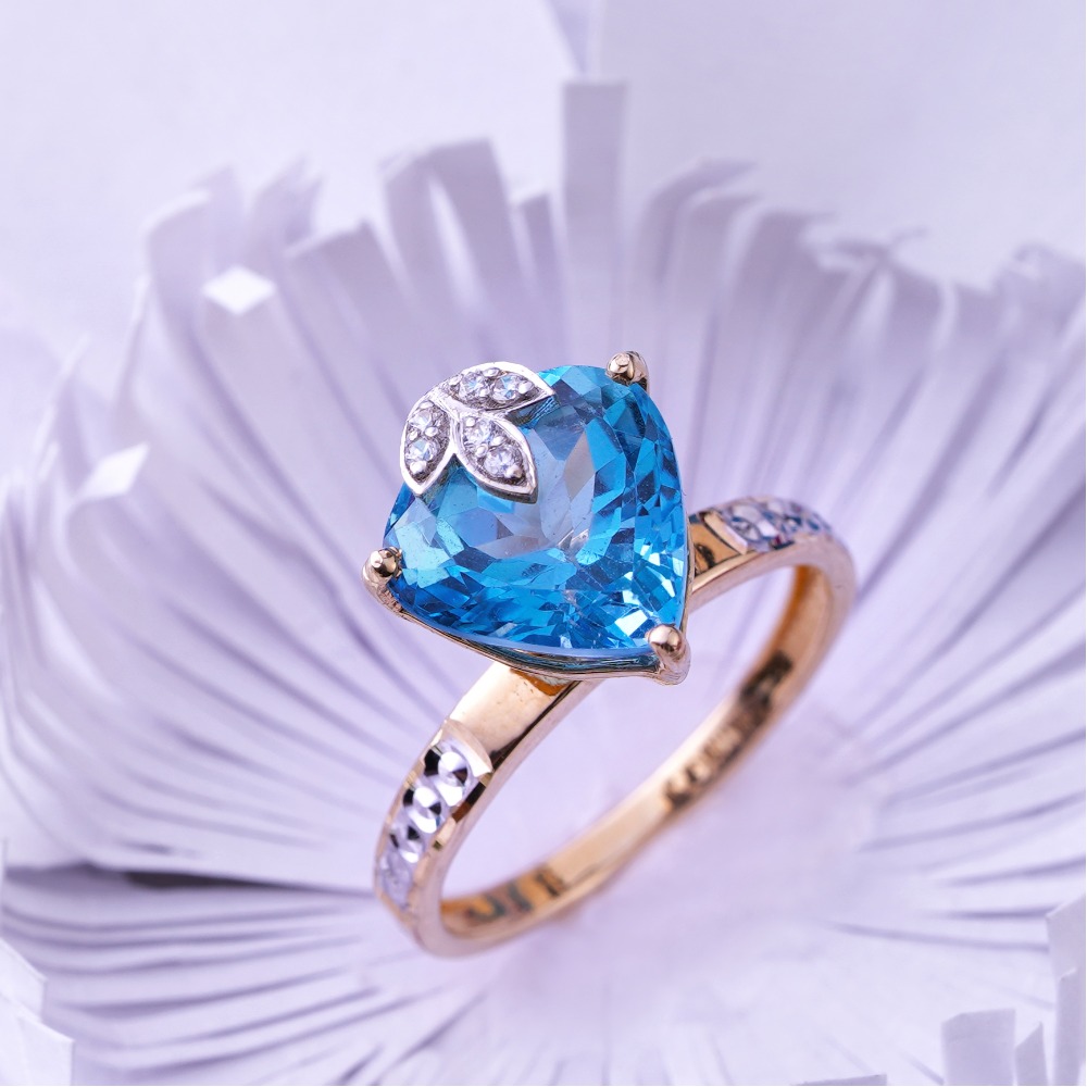 18KT Blue topaz ring