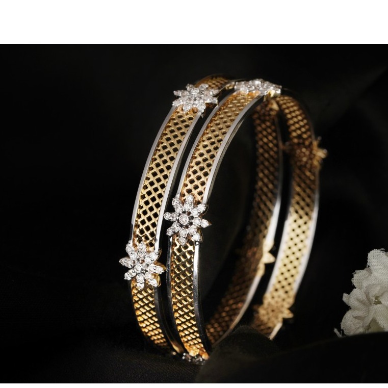 18kt bangle flower design