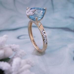 18K Blue Topaz Ring