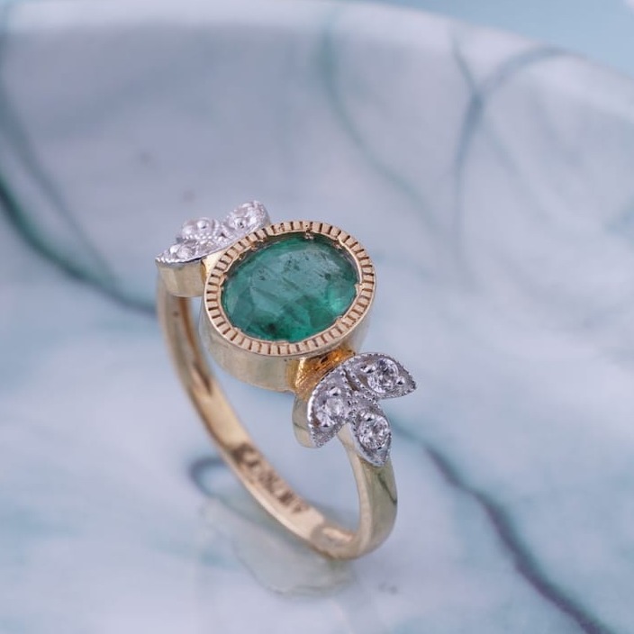 18kt blue topaz ring