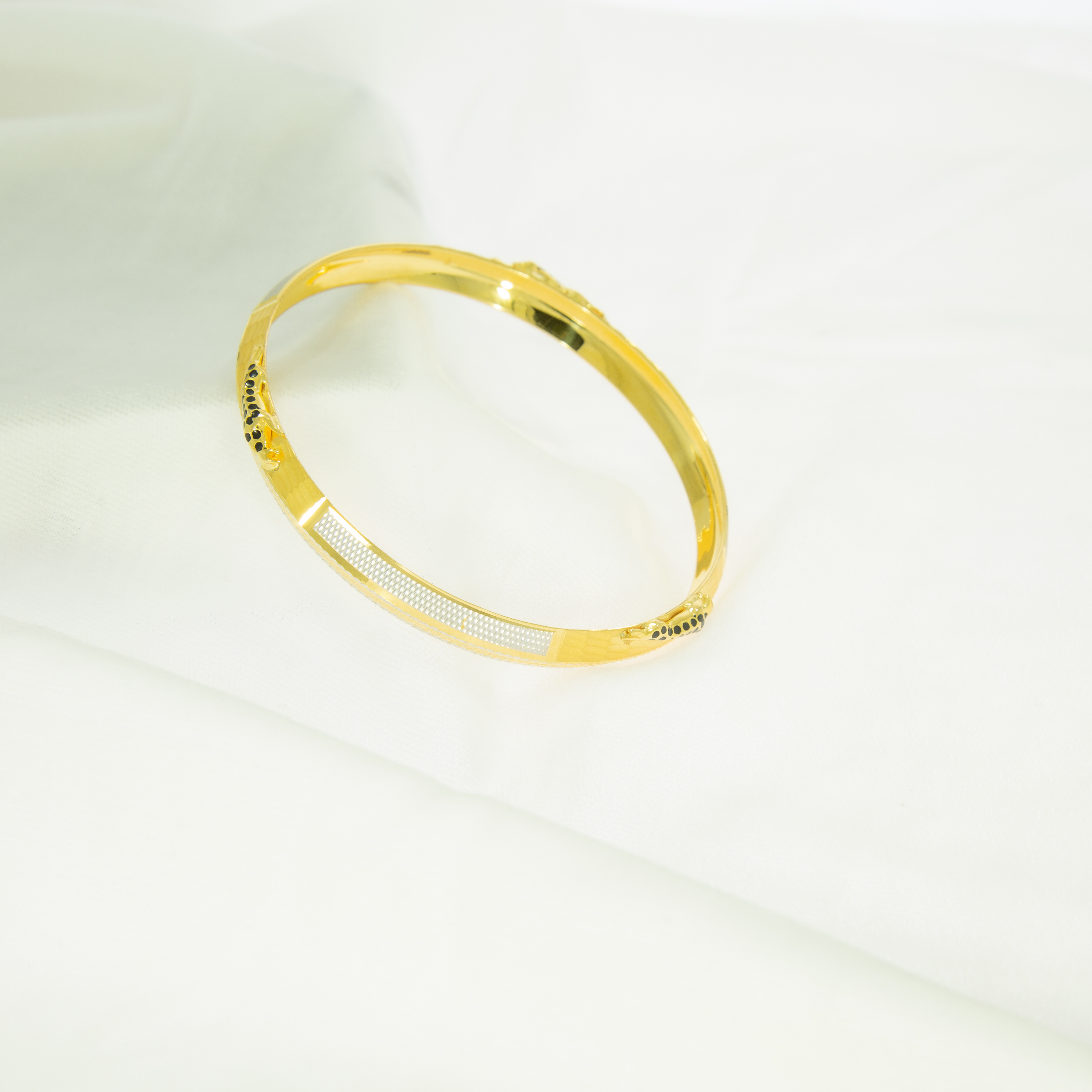 22kt Gold Jaguar Punjabi Kada for Men