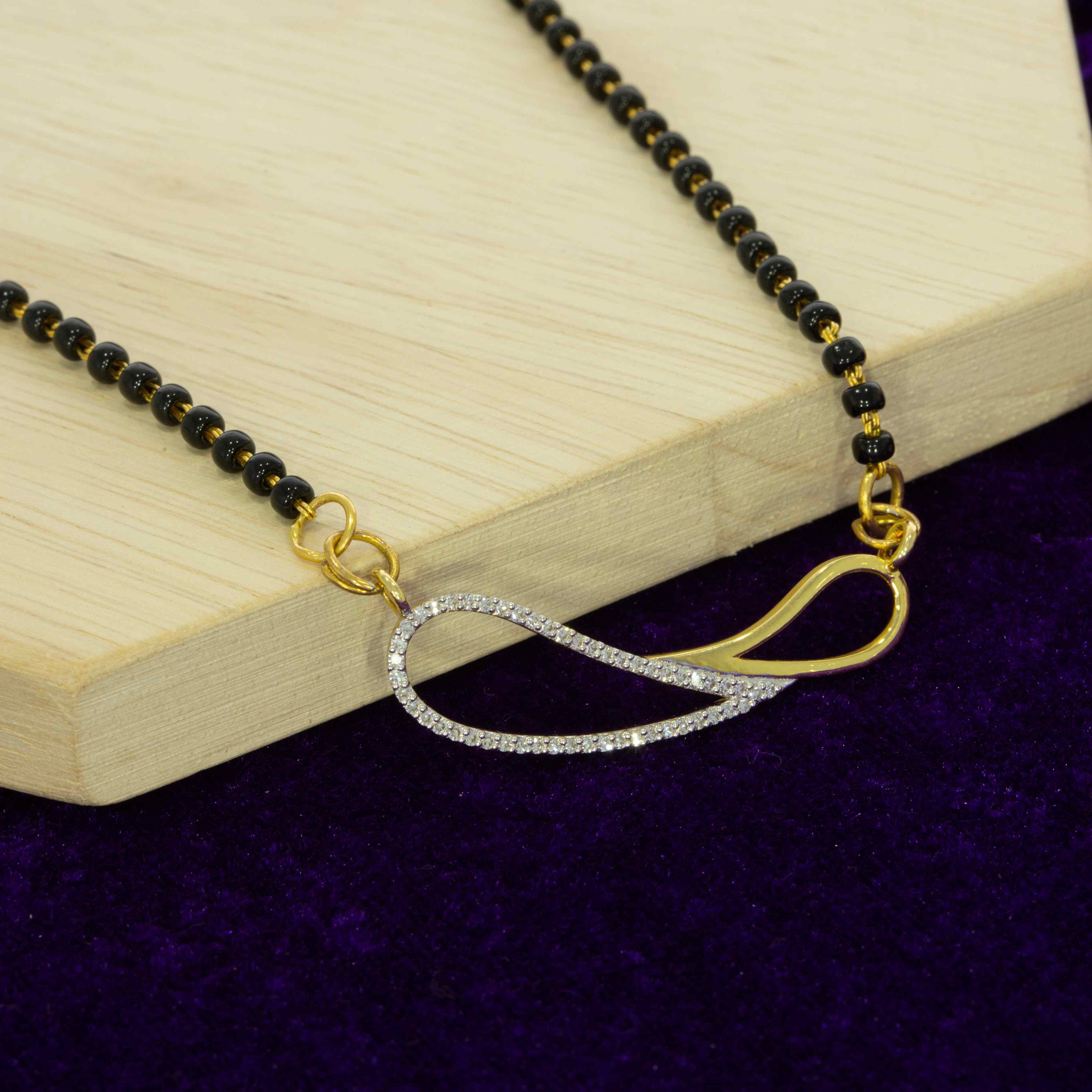 18kt diamond elongated drop design mangalsutra