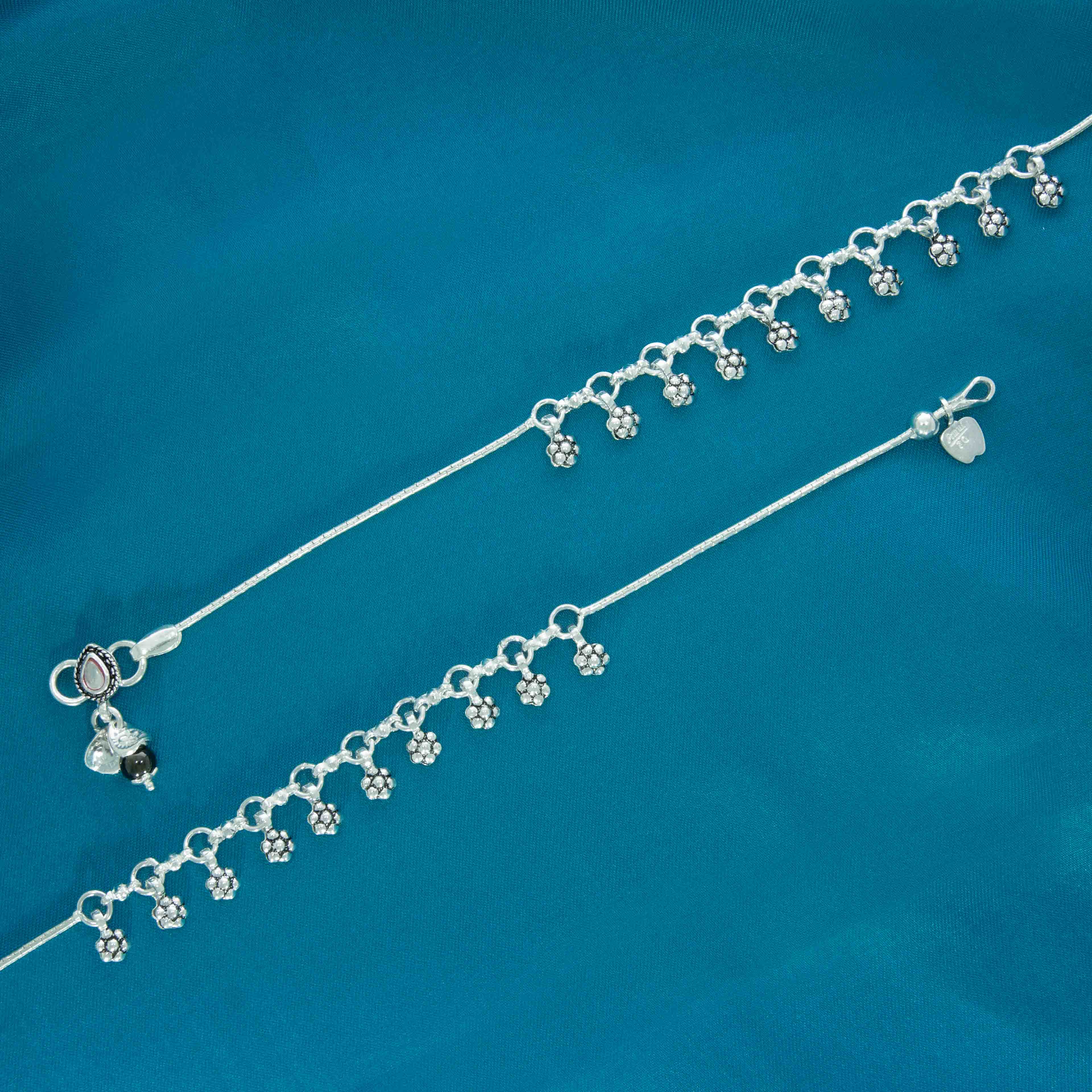 Simple silver payal design