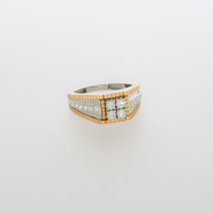 Stone studded 18kt ring design