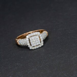 Fabulous 14kt Diamond Finger Ring