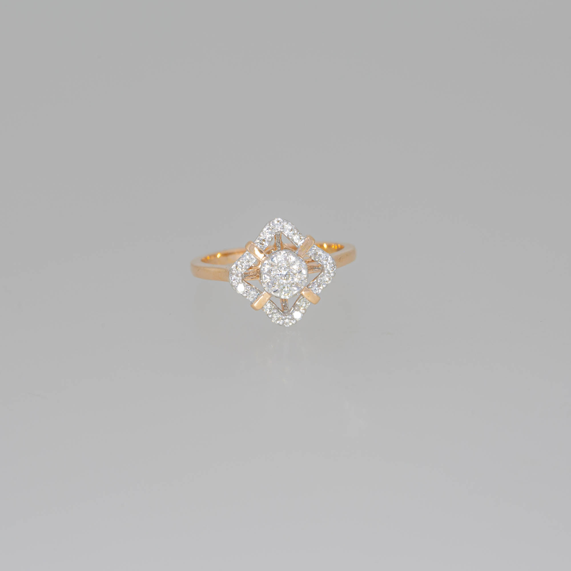 Stunning 14ct Diamonf Ring For Women