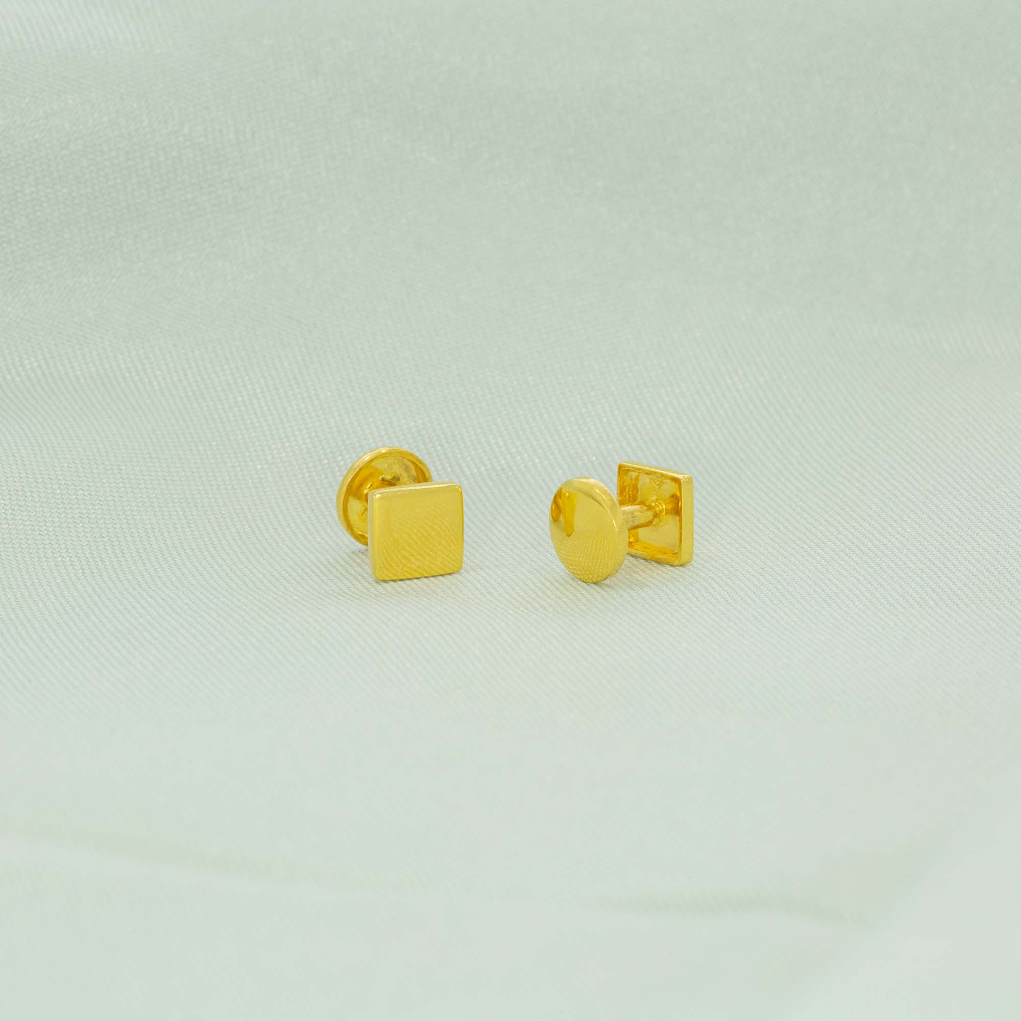 Two-Sided Gold Tops Design