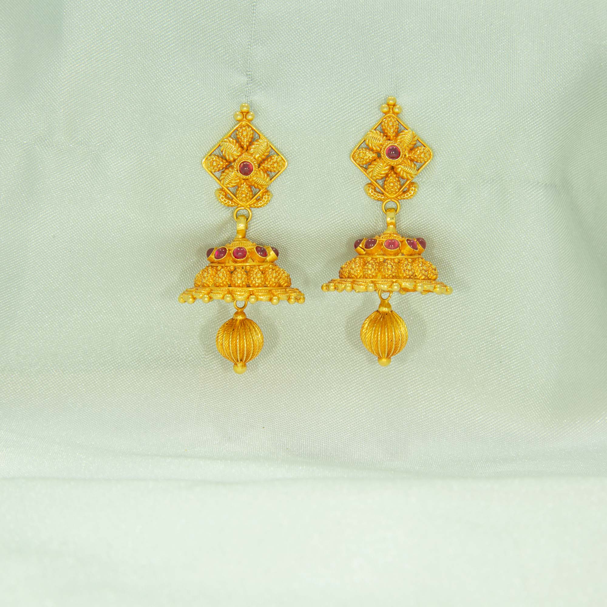 Kite design flower gold earrings