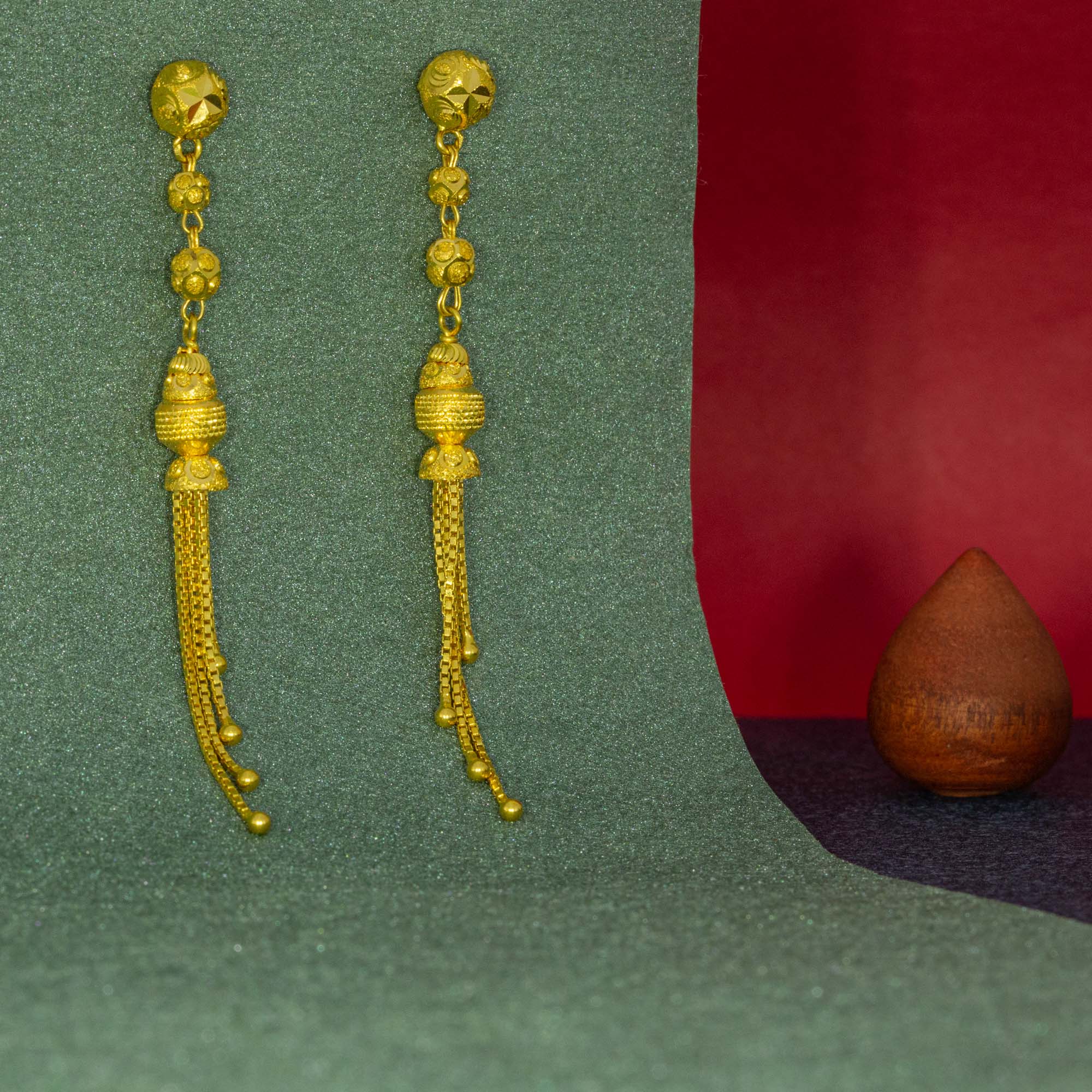 Long 22kt Gold Hanging Earrings