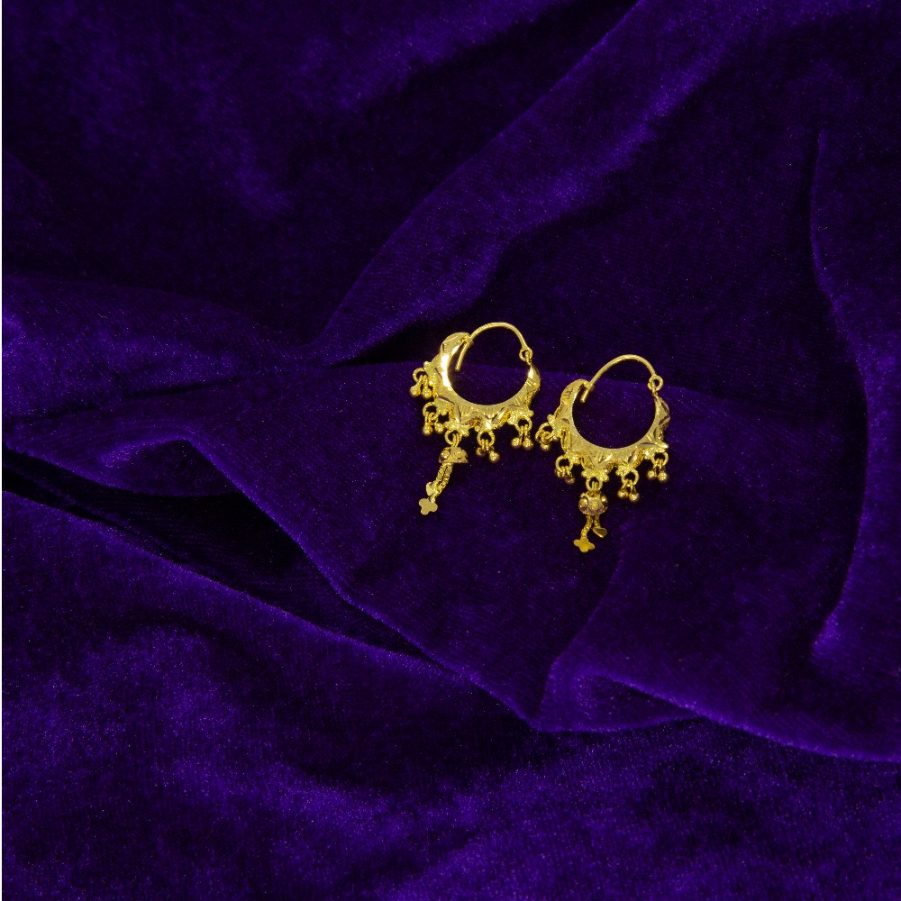 Impressive 22kt gold basket hoop earrings