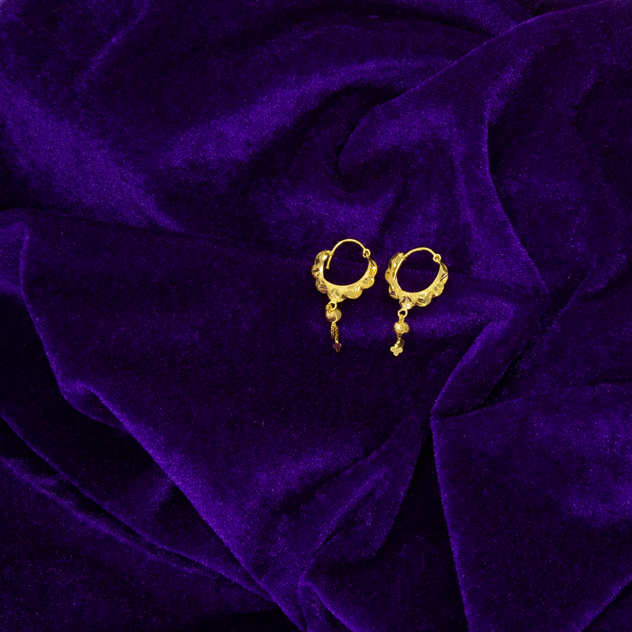 Resplendent gold hoop earrings