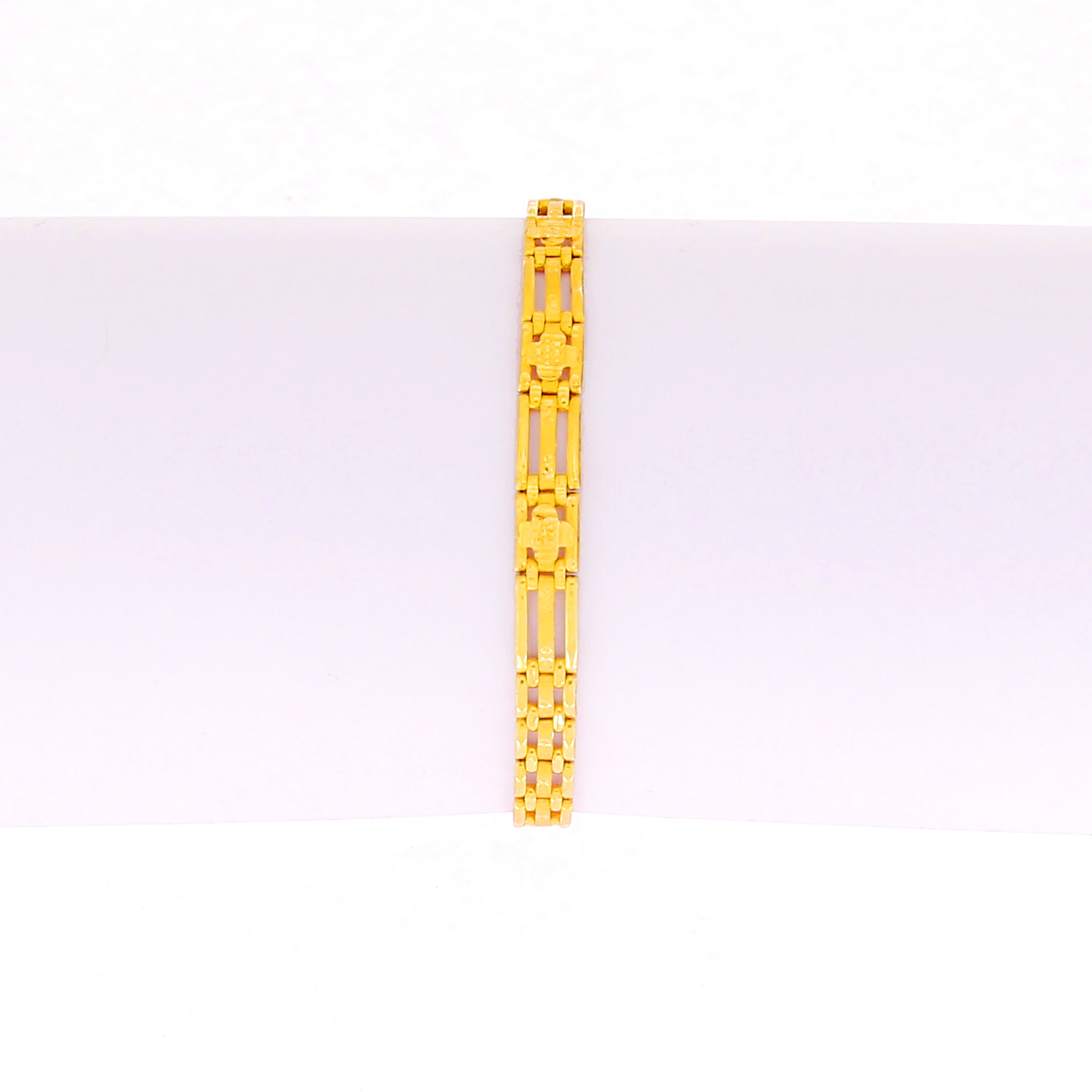 Embellished bracelet for gents in 22carat