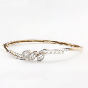 Captivating 18kt Rose Gold Diamond Bracelet For Women