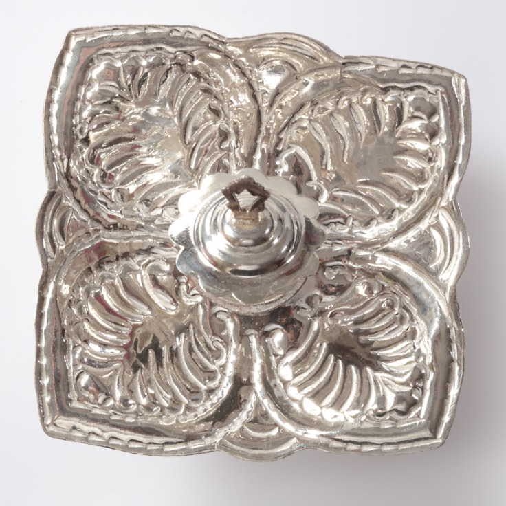Leafy Design Silver Karanda