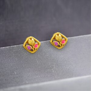 The floret gold studs