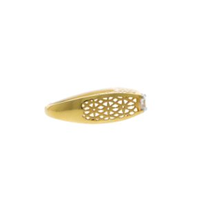 striking gold ring
