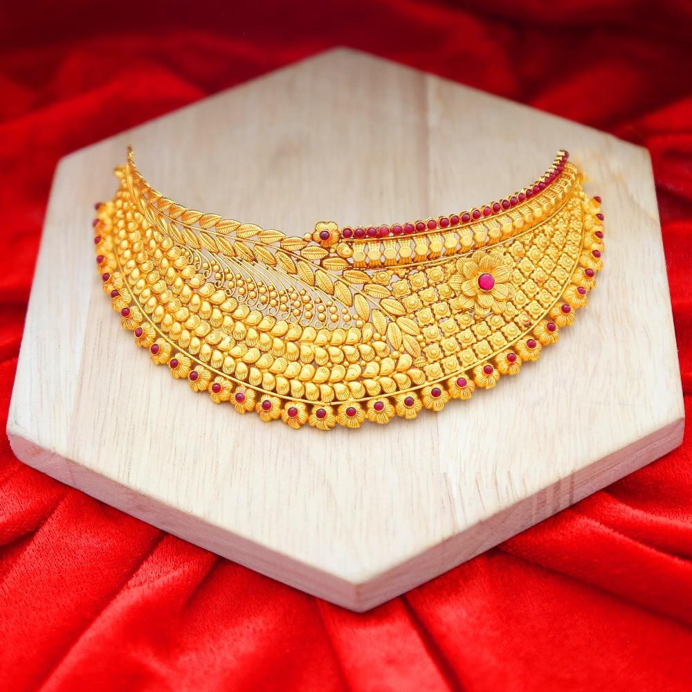 Splendid gold temple choker