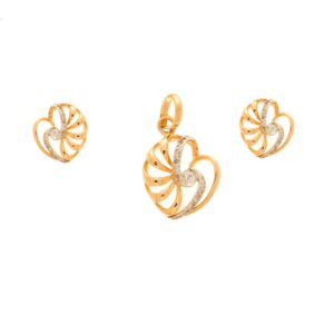 Small pendant set crafted in 18kt