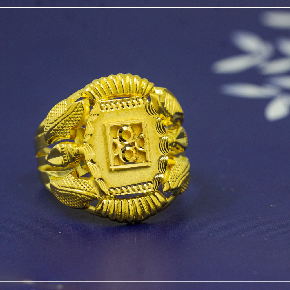 22K Yellow Gold South Pattern Hallmarked Gents Ring