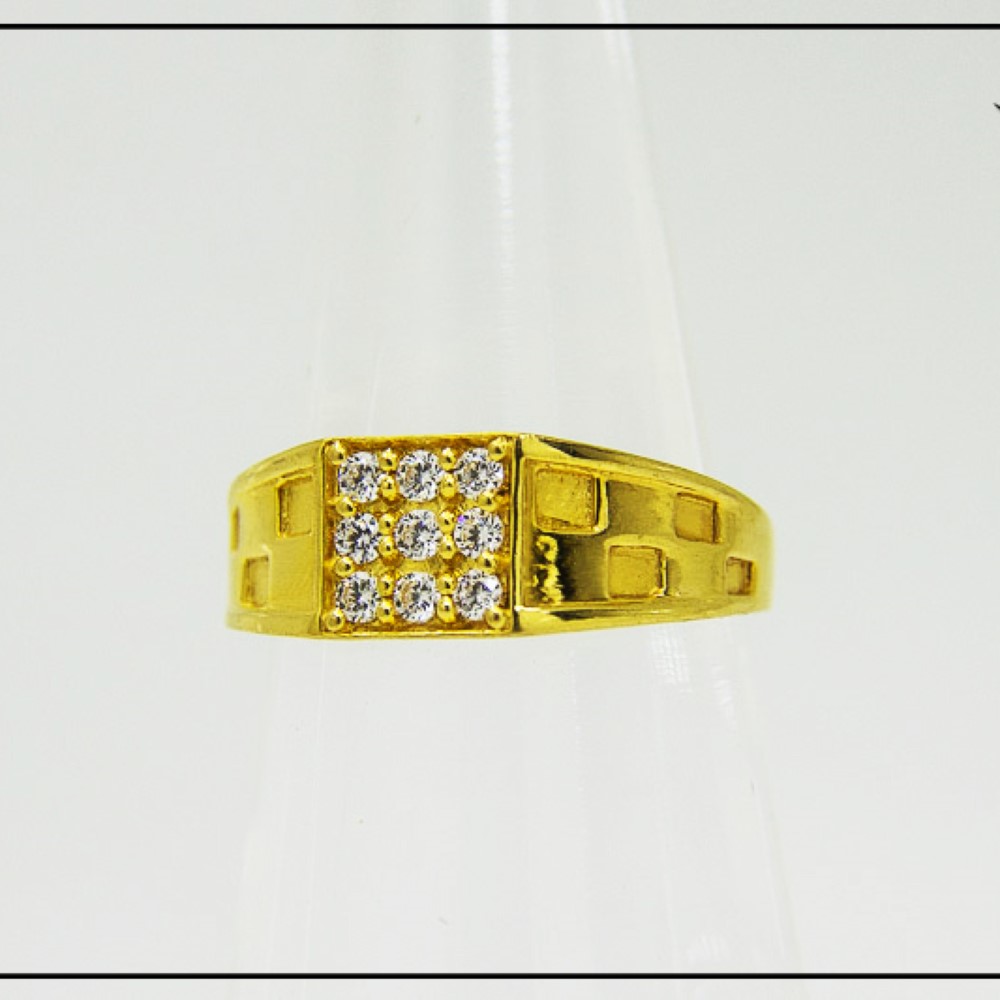 22K Yellow Gold CZ Hallmarked Gents Ring