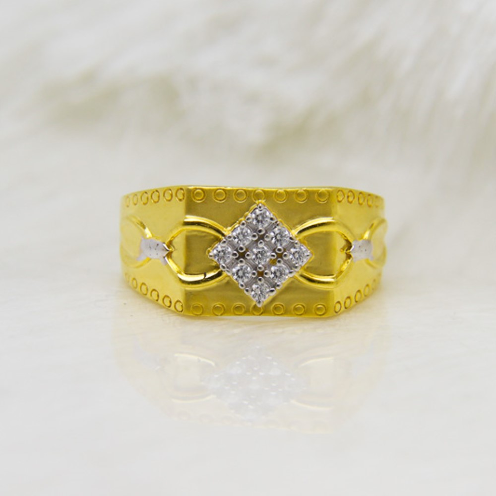 22K Yellow Gold Glamorous Hallmarked Gents Ring