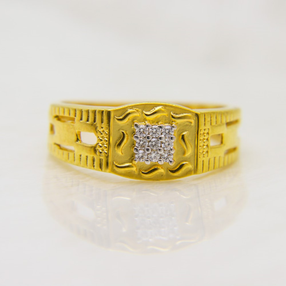 22K Yellow Gold Hallmarked Gents Ring