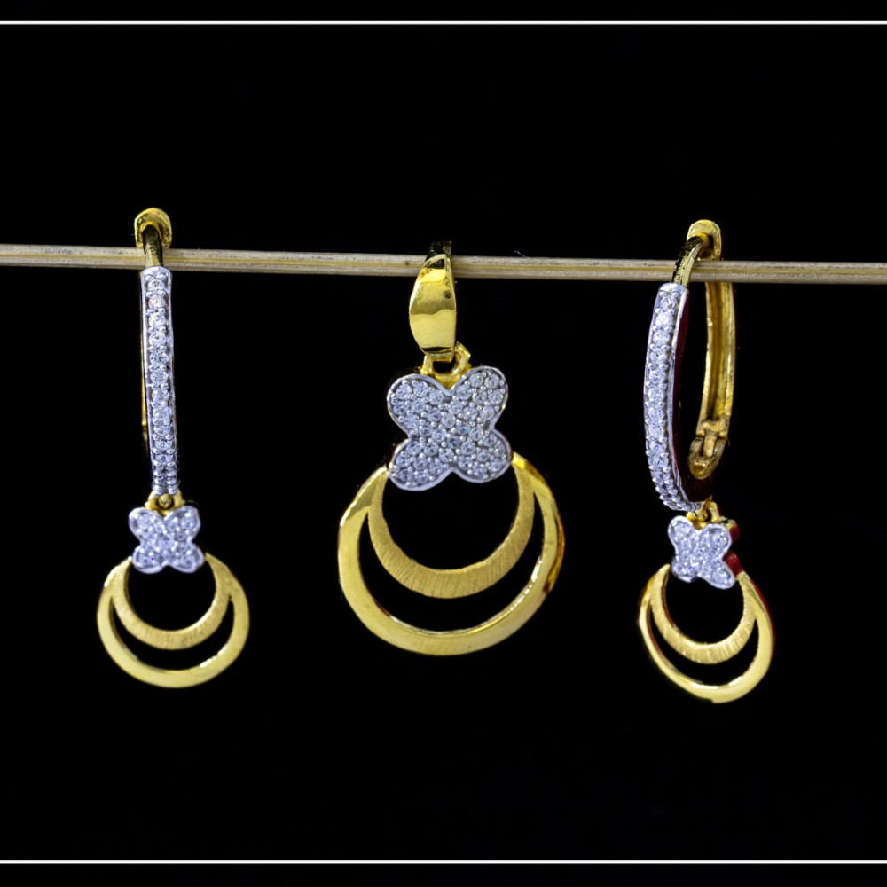 18K Yelow Gold Bali Pattern Hallmarked Pendant Set
