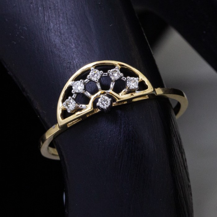 18K Yellow Gold Crown Diamond Ring
