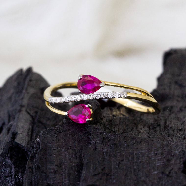 18K Yellow Gold Ruby & Diamond Ring