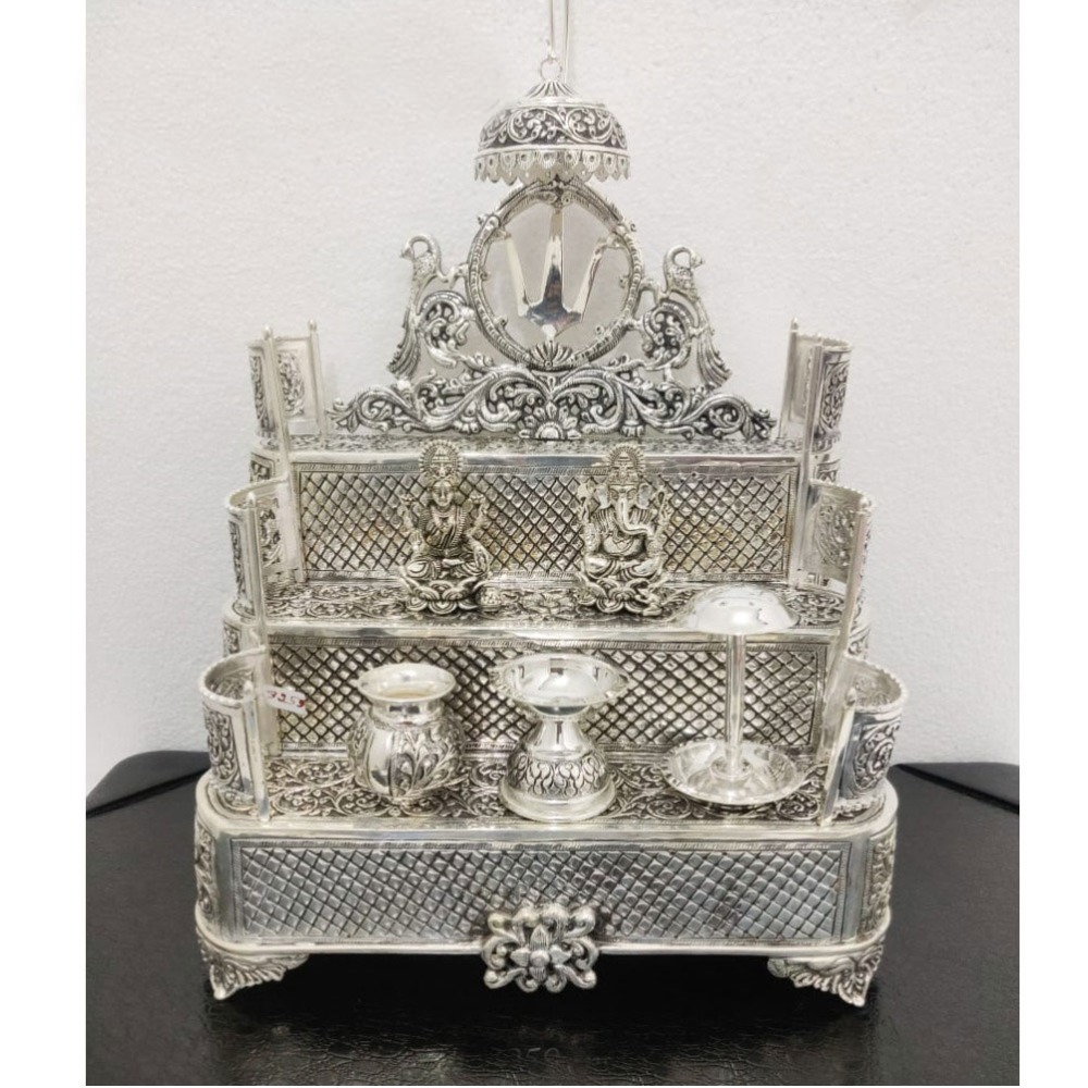 Antique sinhasan