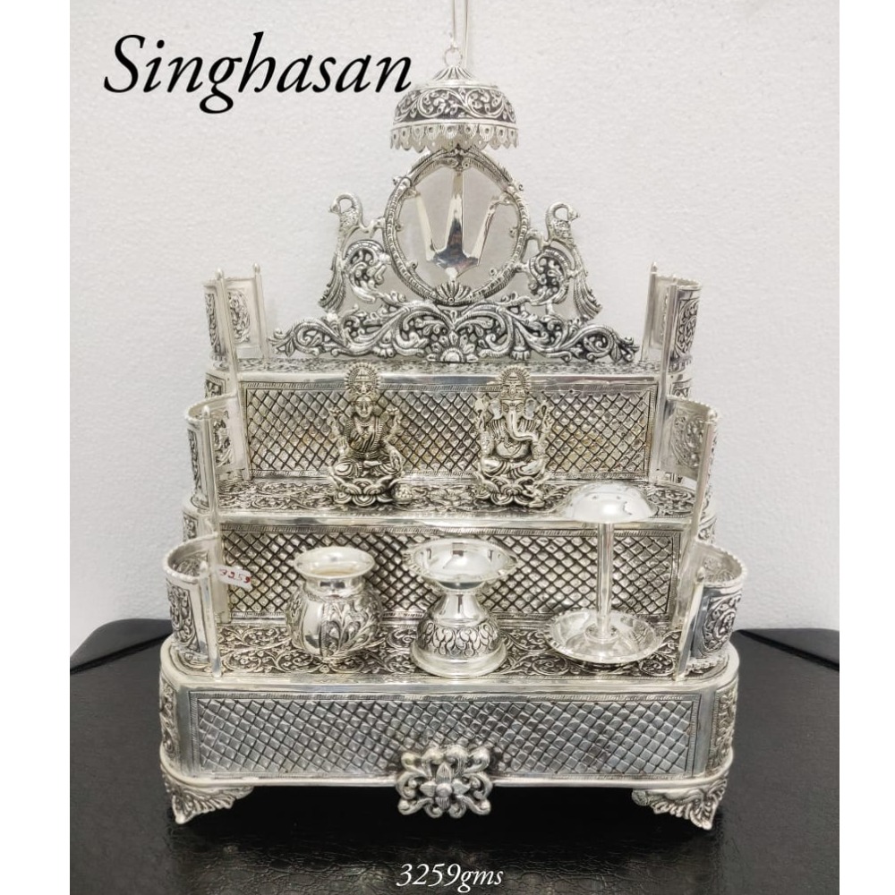 Antique sinhasan