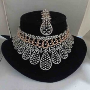 Gold elegant diamond necklace set