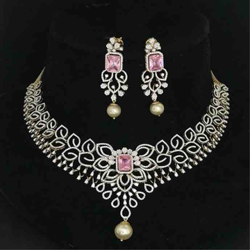 Gold dazzling diamond necklace set