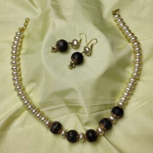 Antique Design Casual Pearl Mala