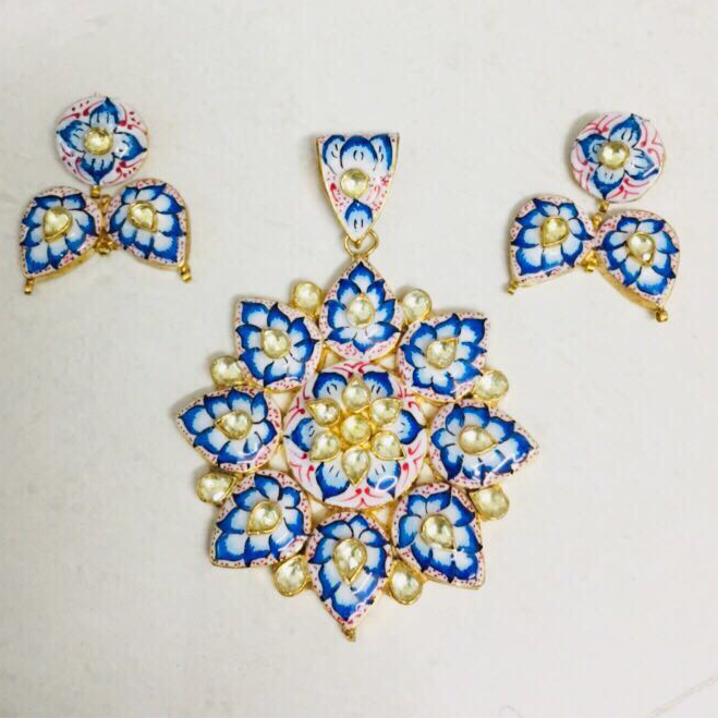 Bikaneri Pendant Set