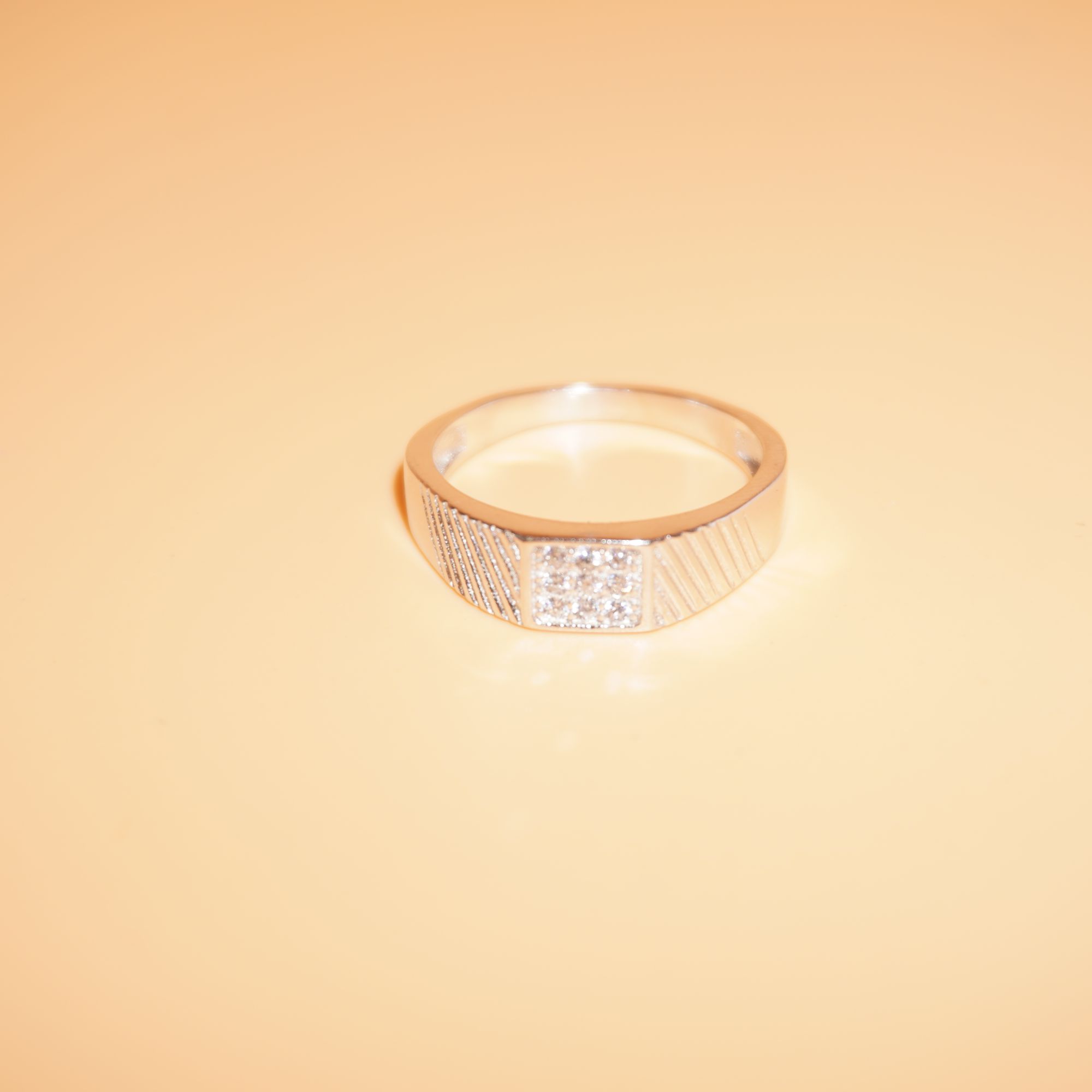 925 Silver Delicate Mens Ring 724R20