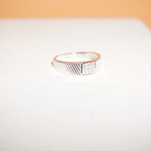 925 Silver Delicate Mens Ring 724R20