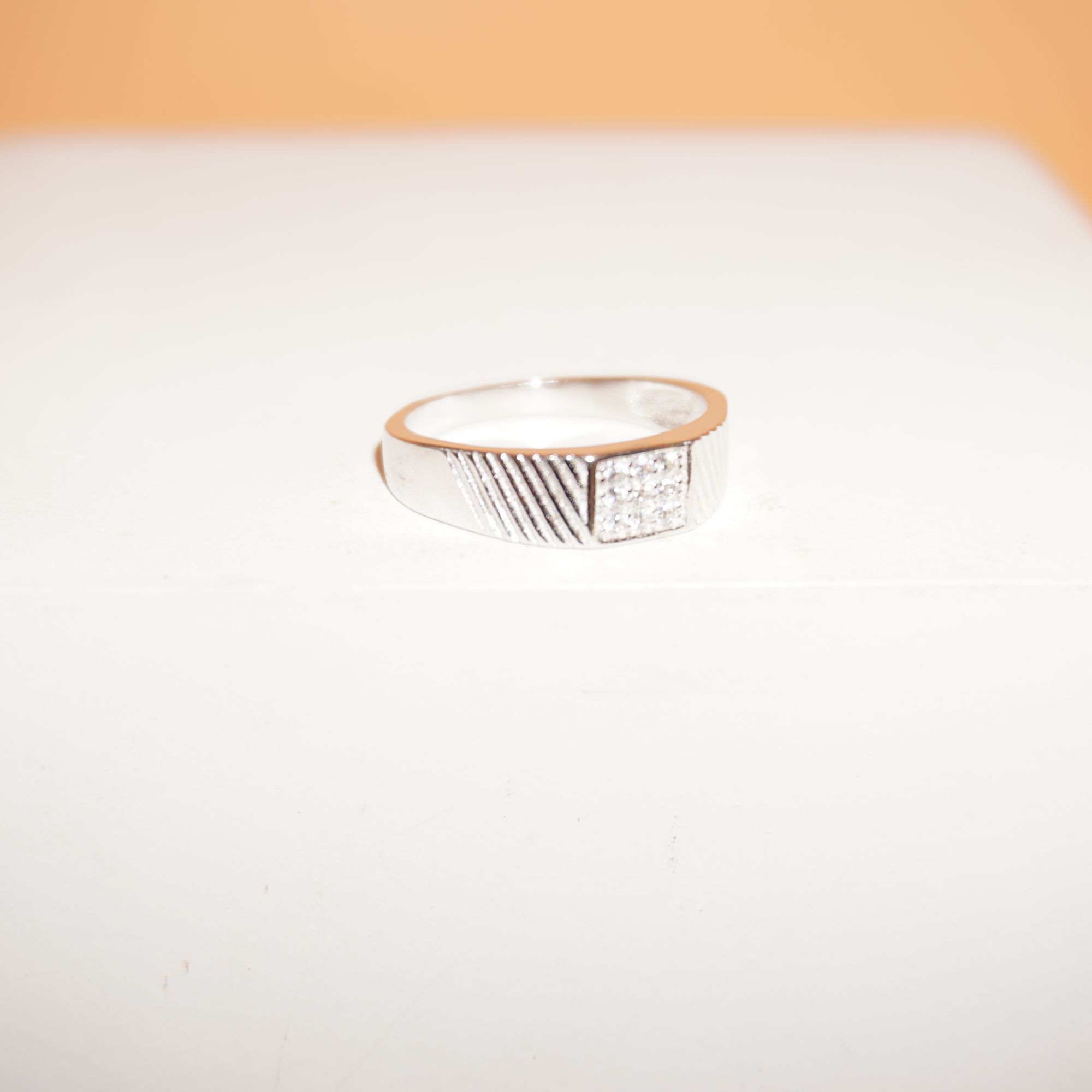 925 Silver Delicate Mens Ring 724R20