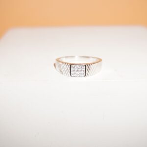 925 Silver Delicate Mens Ring 724R20