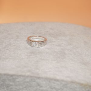 925 Silver Beautiful Diamond Ring 709R31
