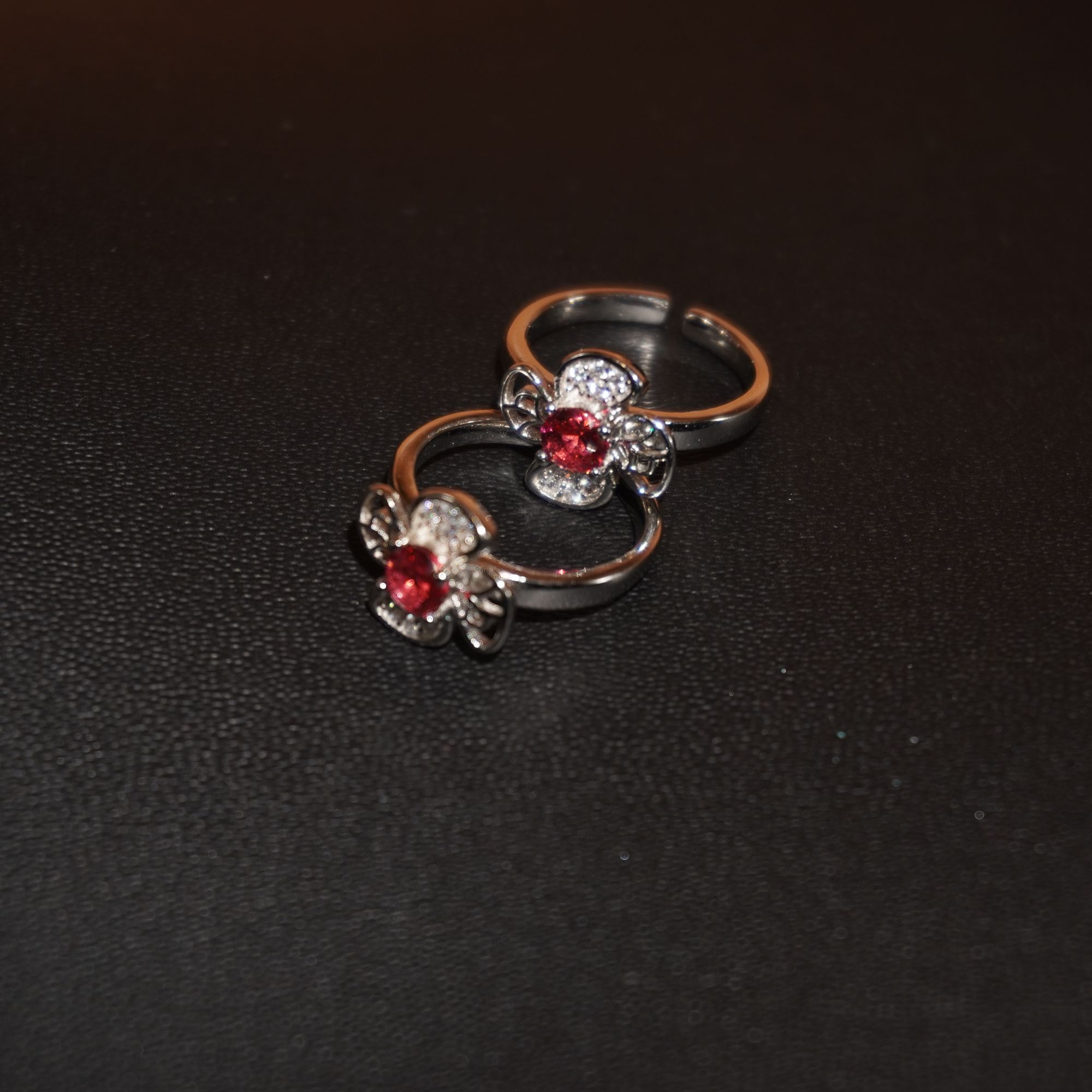 925 Silver Lightweight Red Stone Toe Rings 124R332
