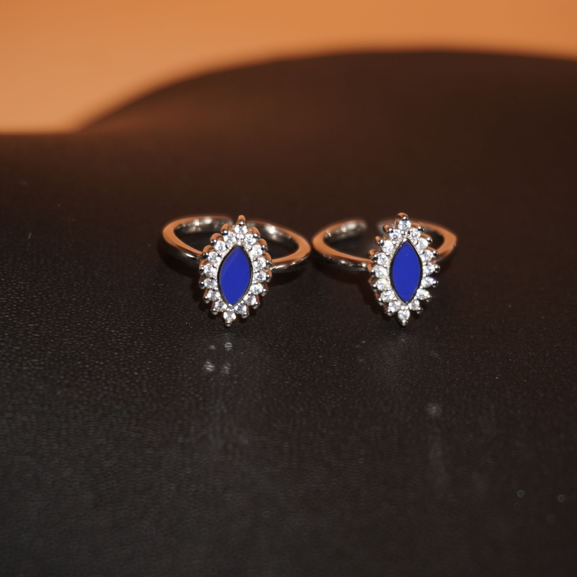 925 Silver Daily Wear Blue Stone Toe Rings 124R337