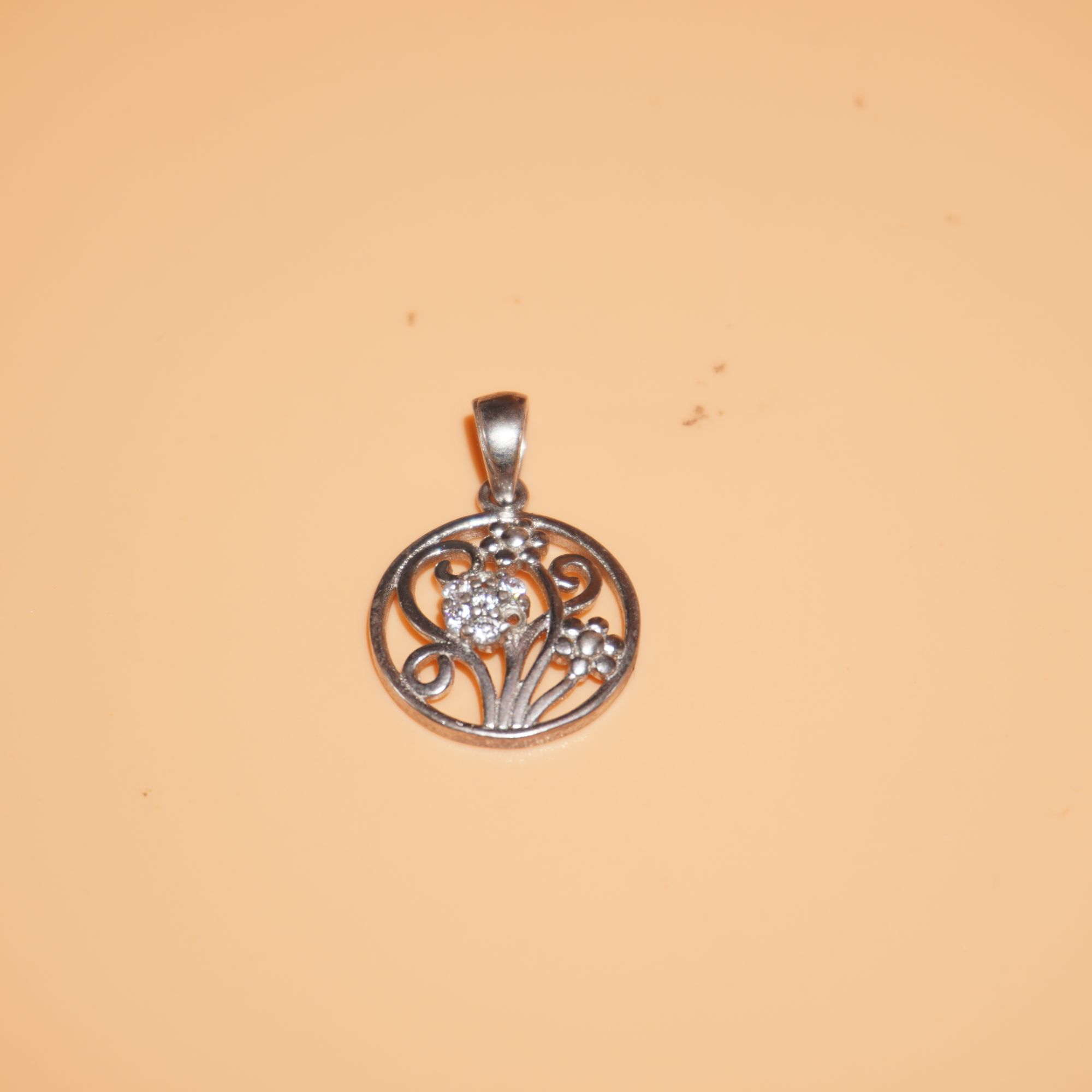 925 Silver Round Shape Floral Design Pendant