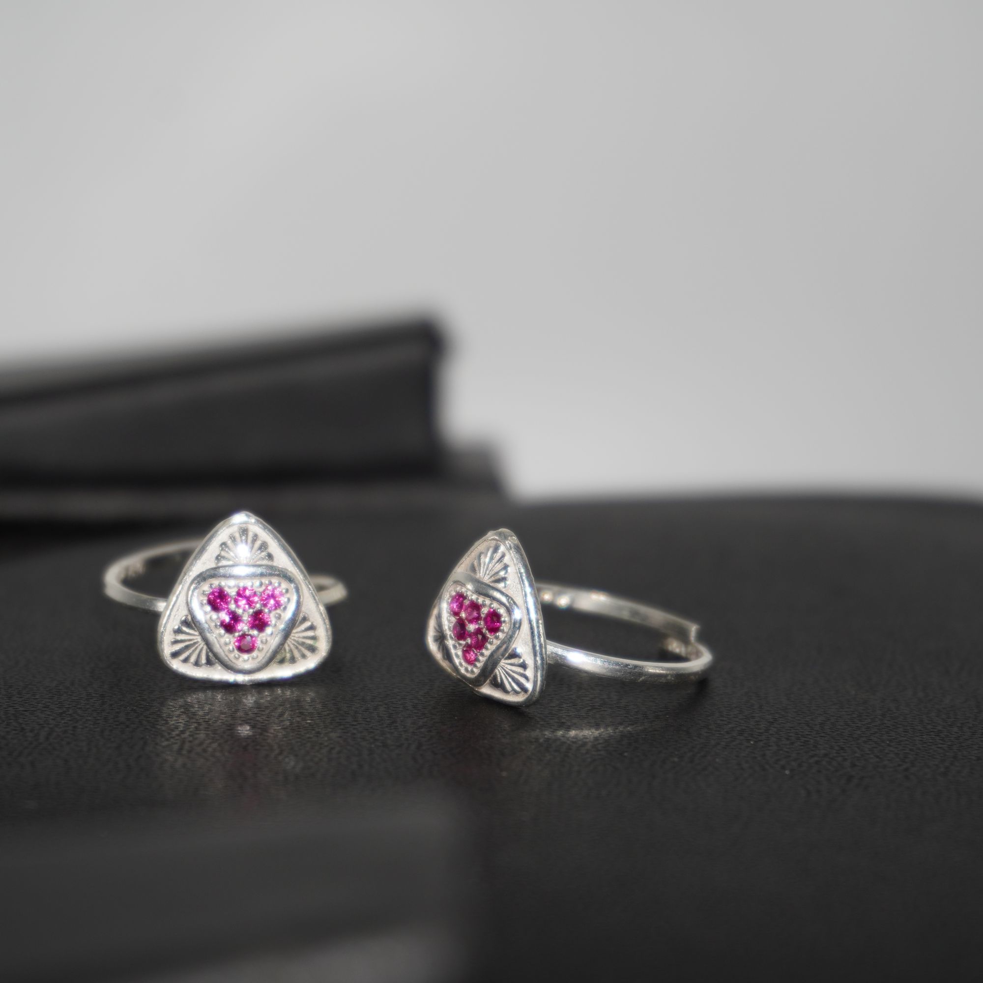 925 Silver Fancy Color Stone Pilli 149R510