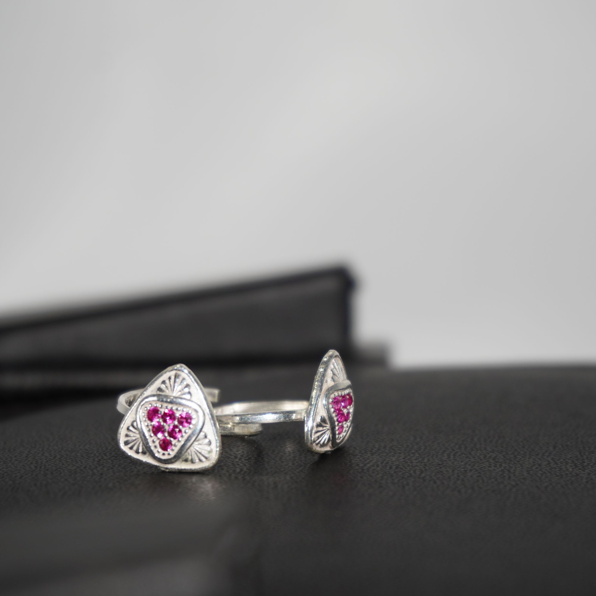 925 Silver Fancy Color Stone Pilli 149R510