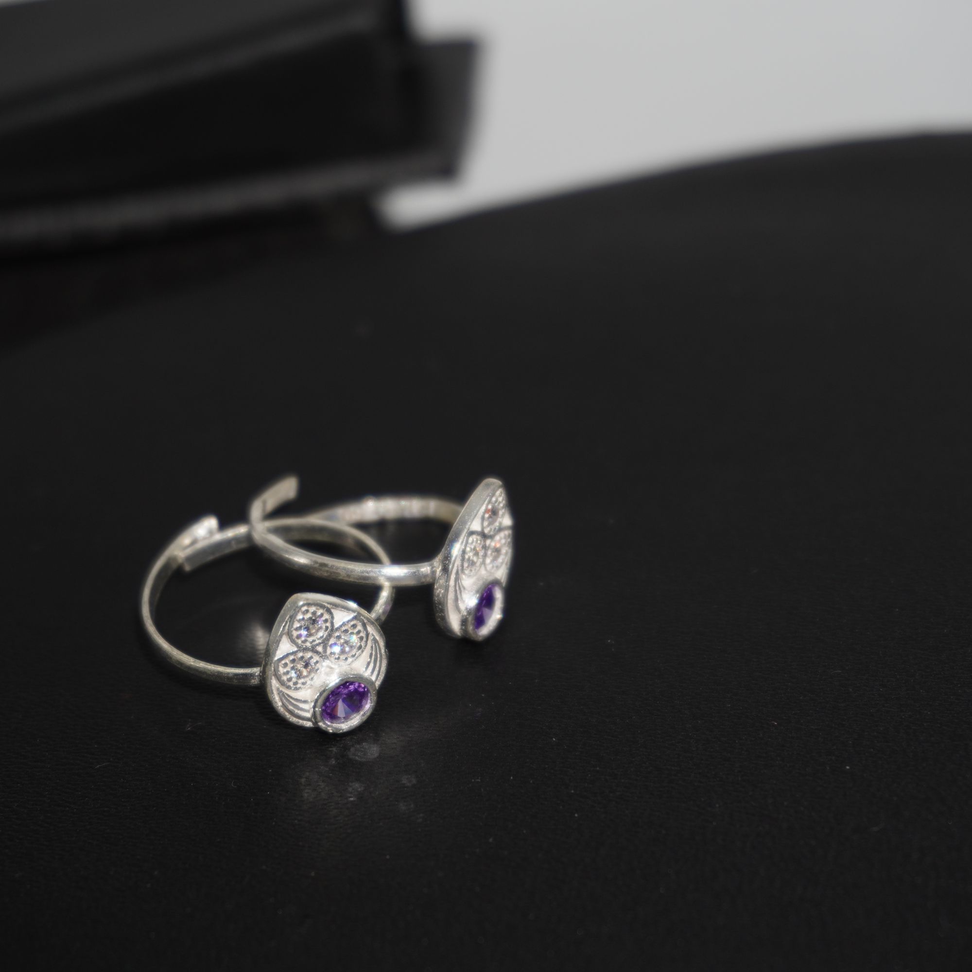 925 Silver Beautiful Studed Pilli 149R476